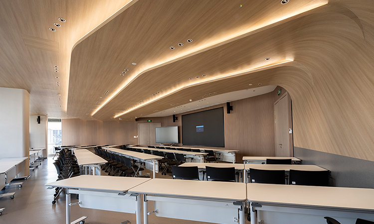 上海辦公室裝修方案選擇開放式or半開放式？