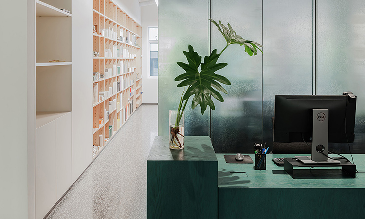小型玻璃綠色系辦公室前臺設計 小型玻璃綠色系辦公室前臺設計
