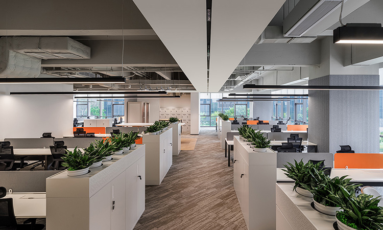 半開放員工區辦公室